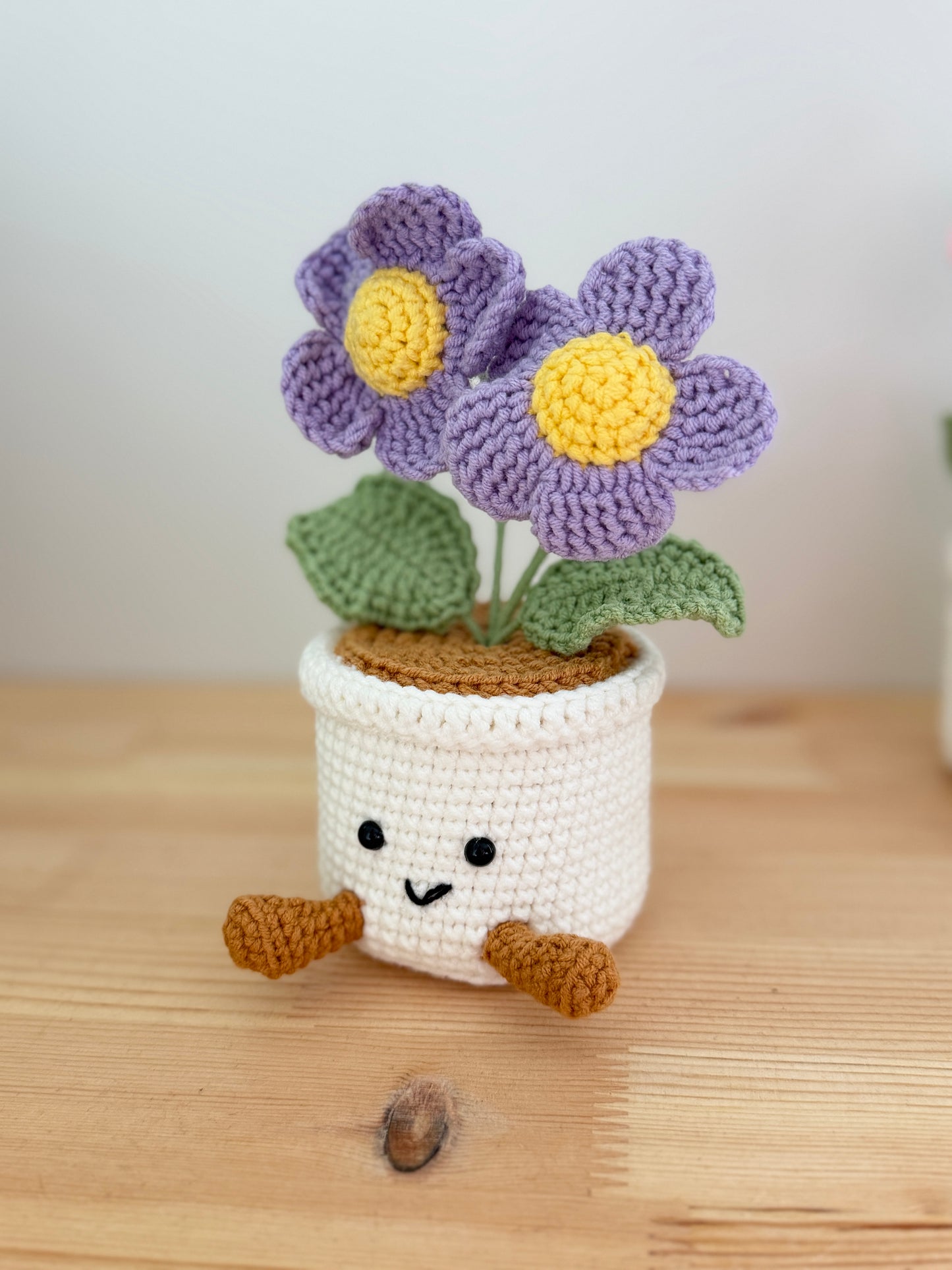 Smiley Purple Daisy Pot Amigurumi
