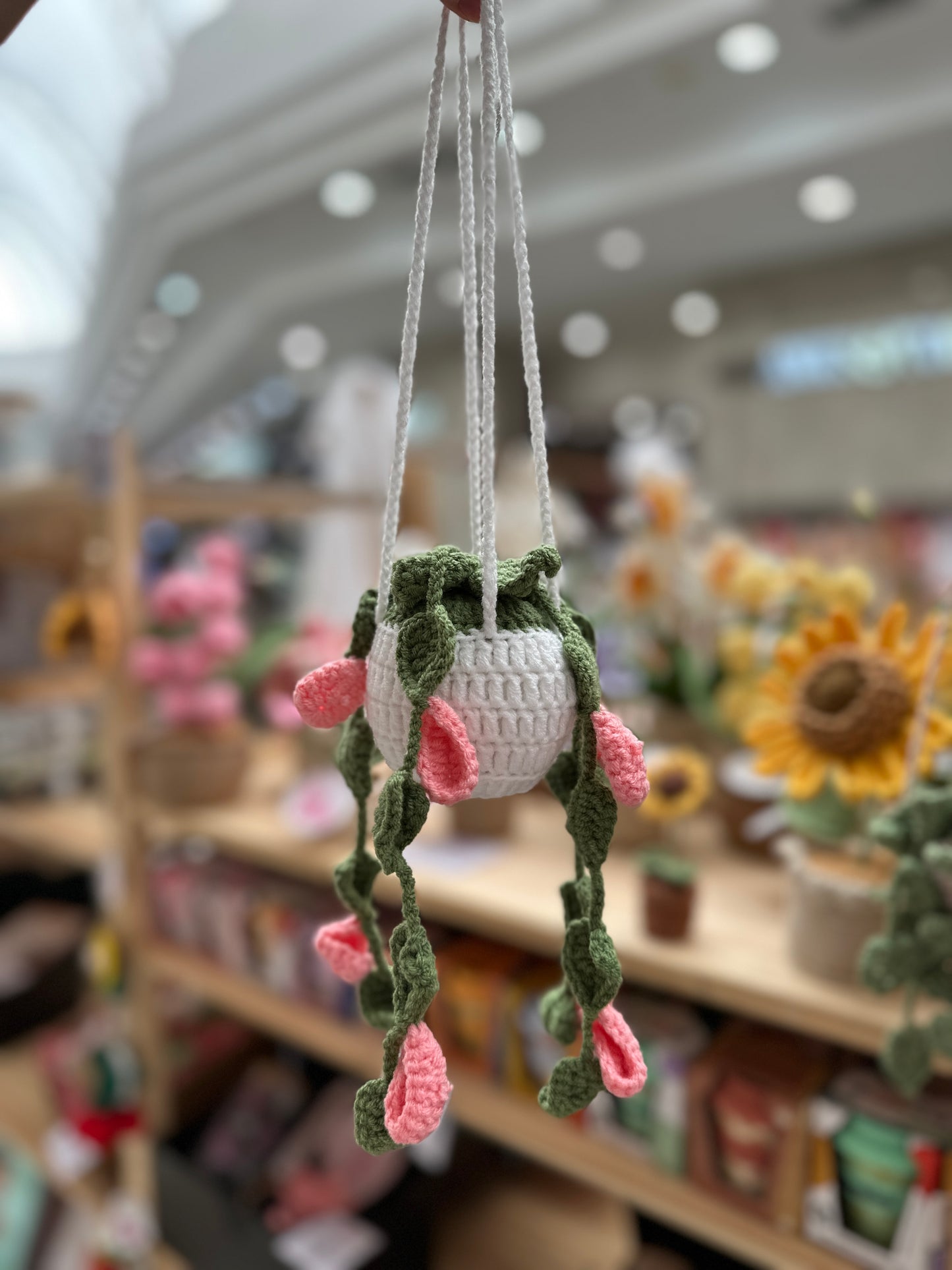 Hanging White Basket Amigurumi