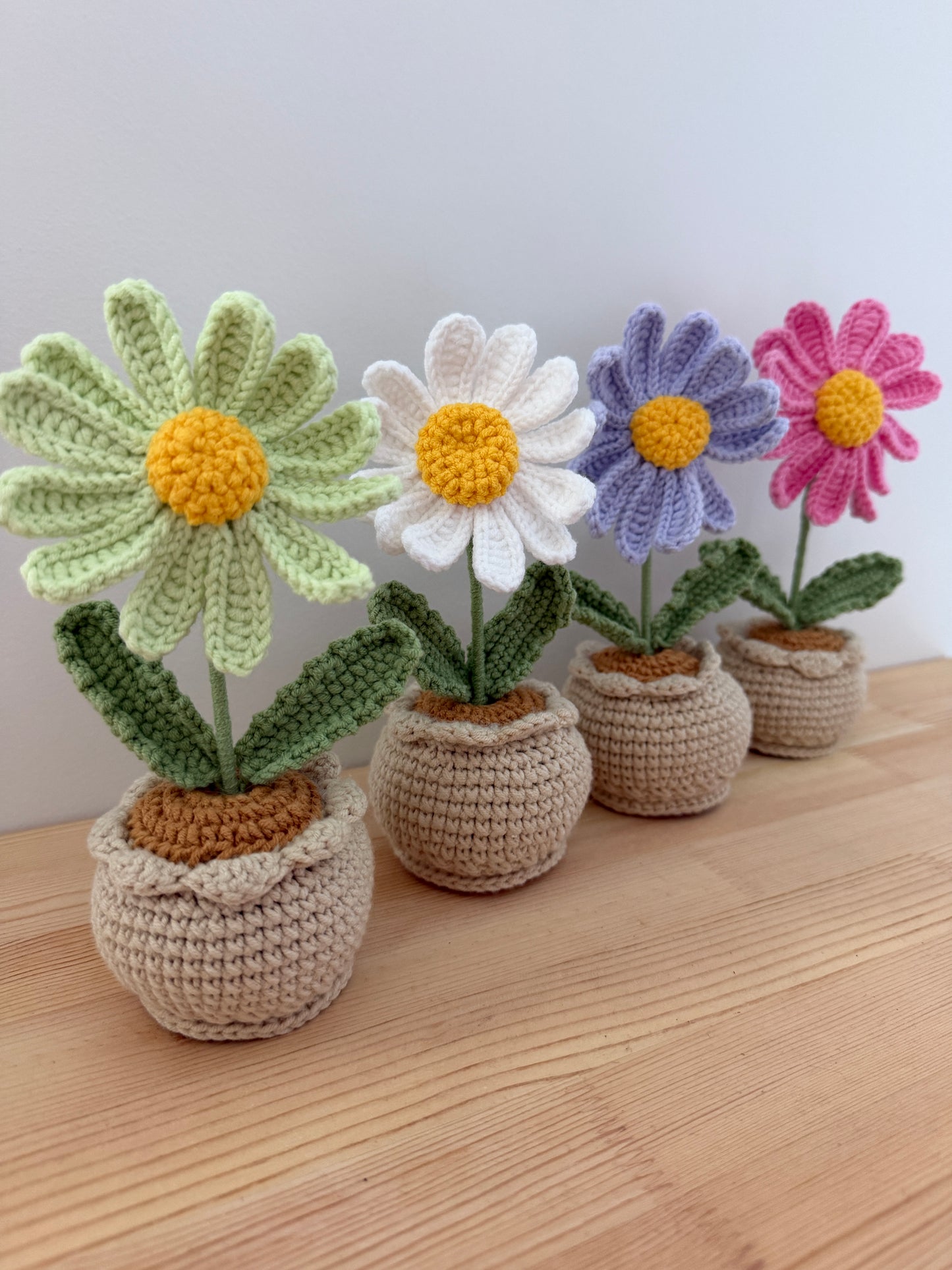 Single Pink Daisy Amigurumi
